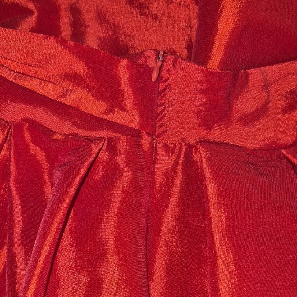 Elegant Red Women's Skirt - Picture 3 of 4